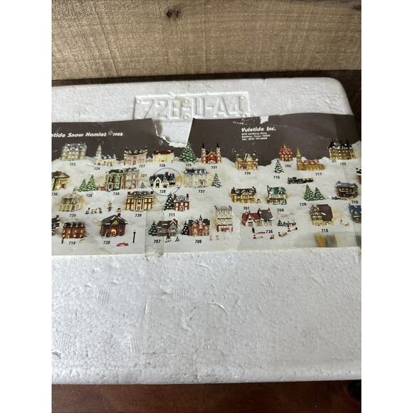 Yuletide Snow Hamlet Sunshine Cottage 1988 Christmas Village - Picture 7 of 7